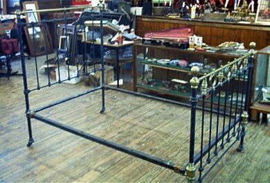Victorian_Cast_Iron_and_Brass_Bed_Frame.jpg