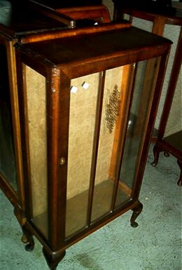 Display_Cabinet_(Small_Square)_2.jpg